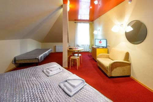 Red Apple Hotel