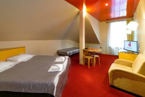 Red Apple Hotel