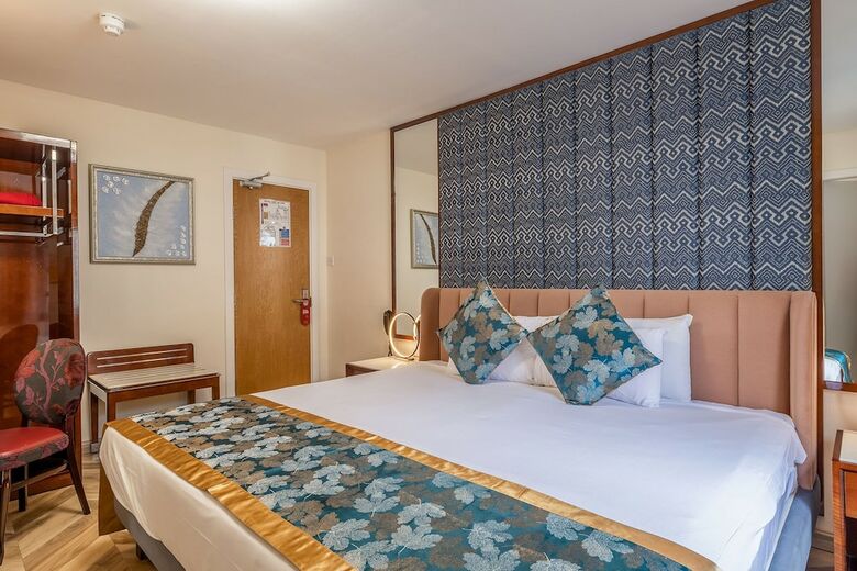 Muthu Fort William Hotel