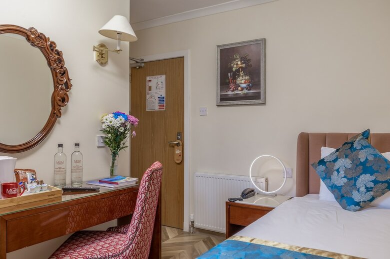 Muthu Fort William Hotel