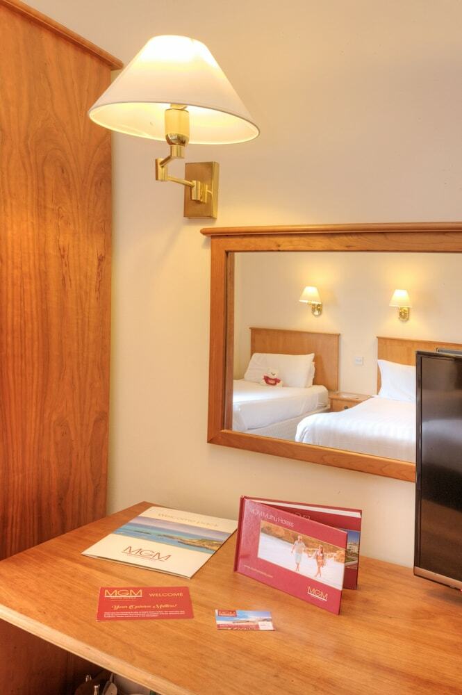 Muthu Fort William Hotel