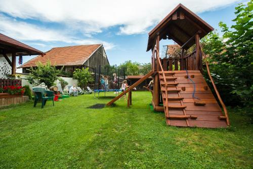 Hostal Pensiunea Casa Cu Flori
