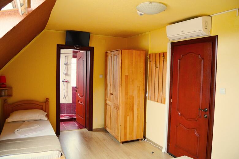 Hostal Venesis House