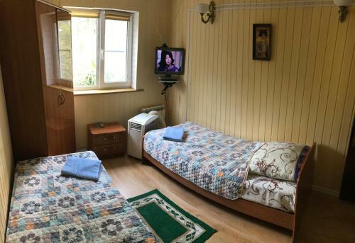 Hostal Guest House On Ulitsa Uchitelskaya