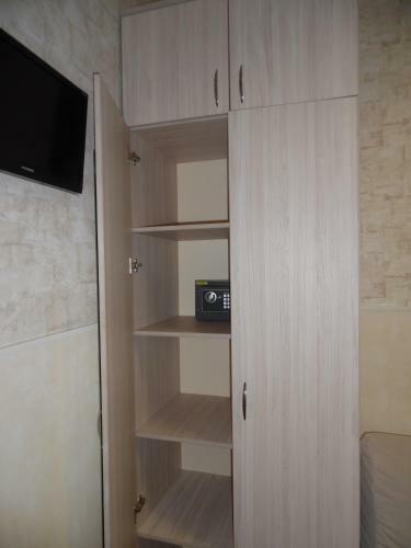 Hostal Irena Guest House