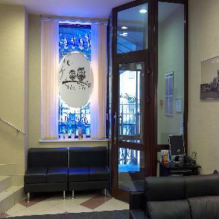 9 Owls Hotel