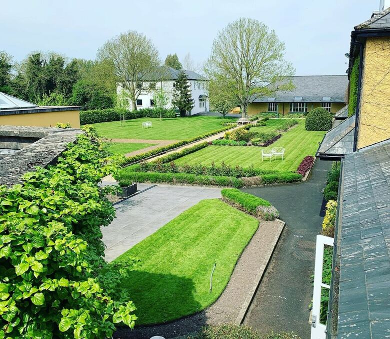 Dunraven Arms Hotel