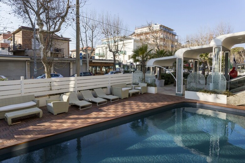 Best Western Maison B Hotel