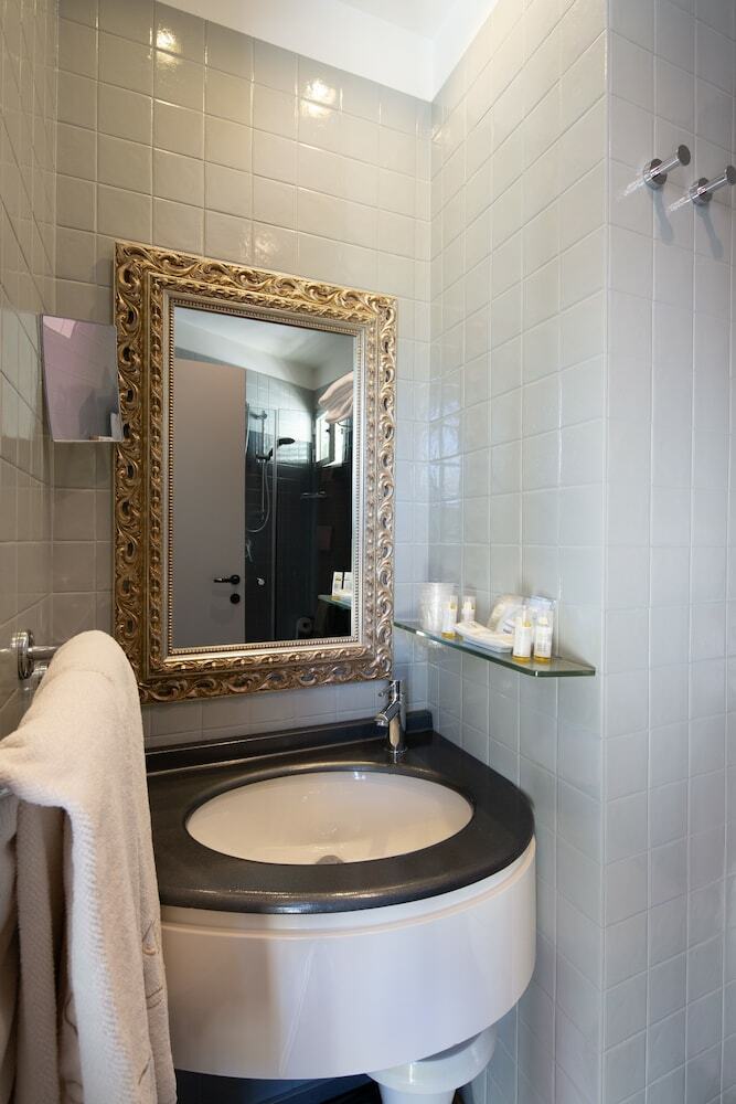 Best Western Maison B Hotel