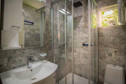 Hostal Central Park Residence