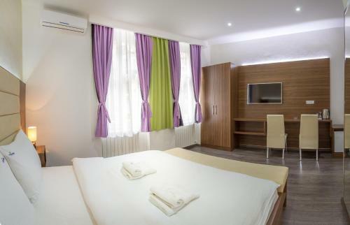 Hostal Central Park Residence
