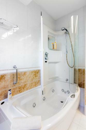 Hostal Central Park Residence