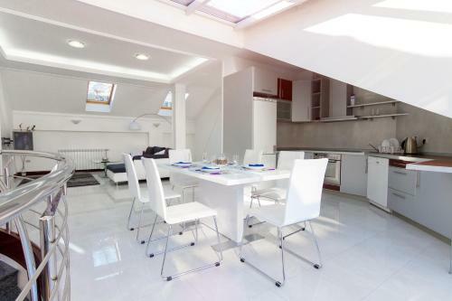 Hostal Central Park Residence