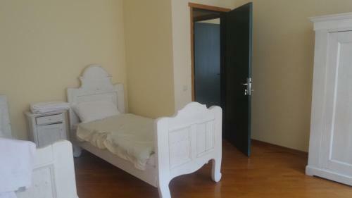 B&B Lakis&takis