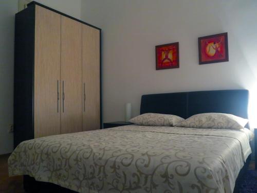 Traveler's Hostel & Apartments