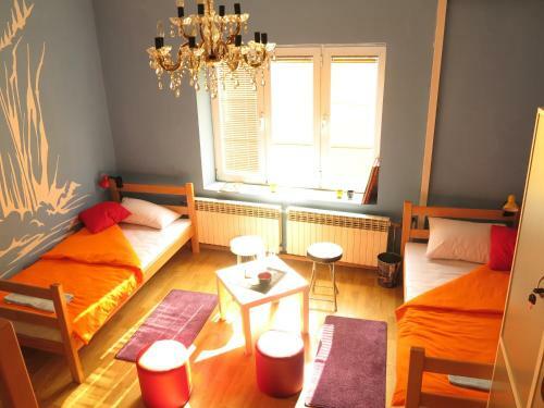 Traveler's Hostel & Apartments