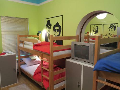 Traveler's Hostel & Apartments