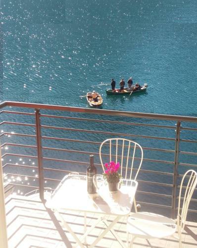 A...fior Di Lago