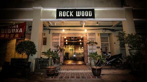 Rock Wood Hotel