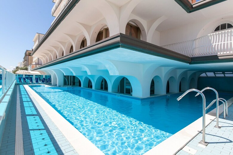 Hotel Mayflower Beach