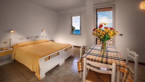 Hotel Baia Calav�