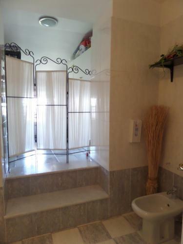 Hostal La Luna Blu In Old Town