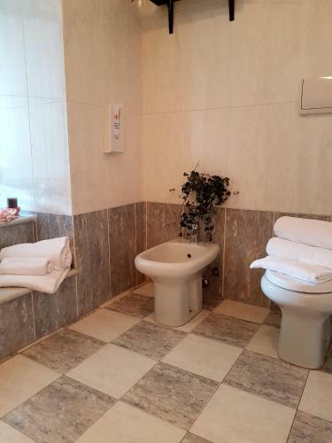 Hostal La Luna Blu In Old Town