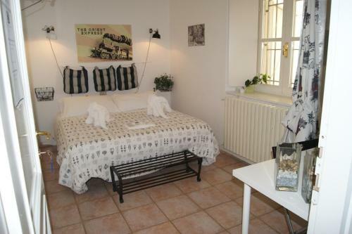 Hostal La Luna Blu In Old Town
