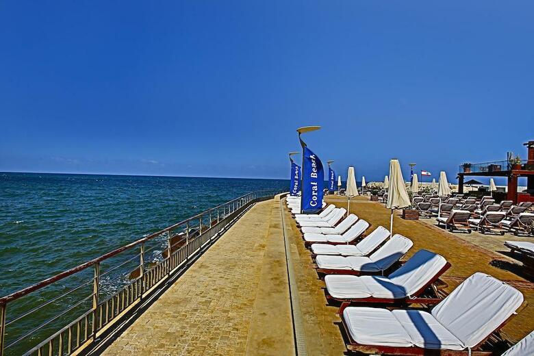 Hotel Coral Beach Resort
