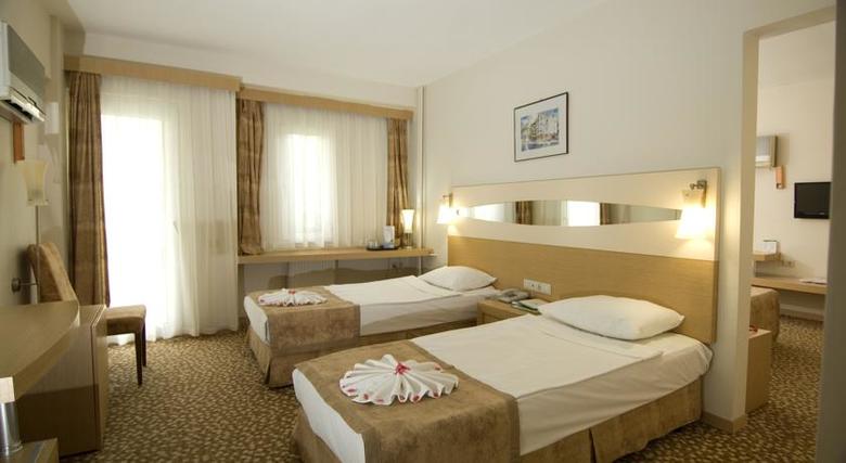 Hotel Lycus River