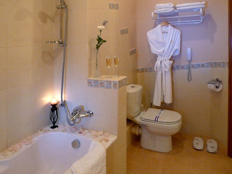 Eney Hotel