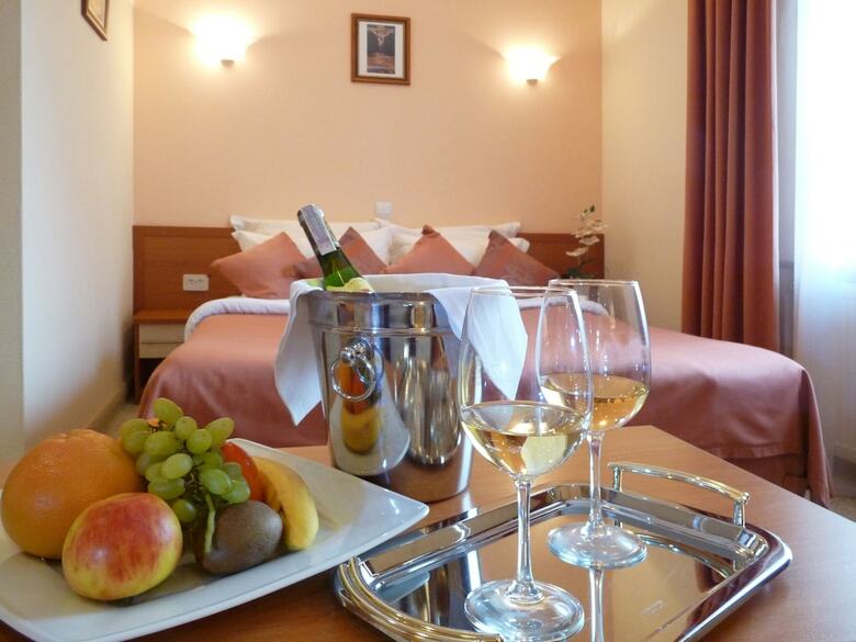Eney Hotel