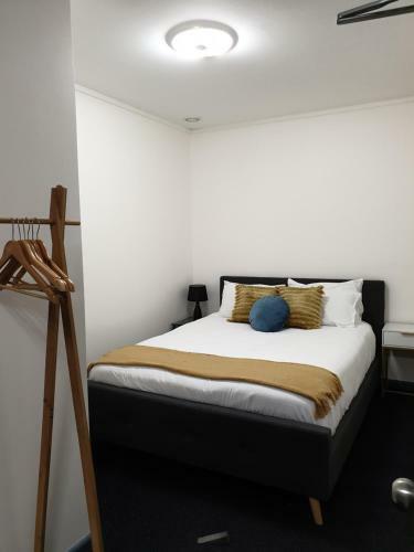Albergue Archies Bunker Affordable Accommodation
