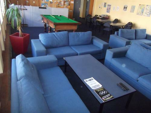 Albergue Archies Bunker Affordable Accommodation
