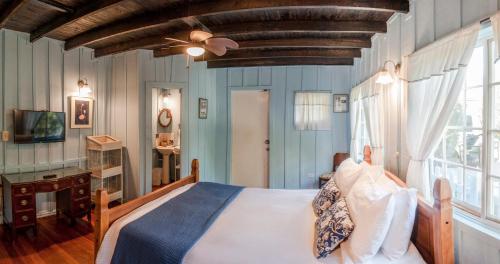 Casa Azul Bed & Breakfast