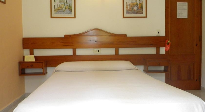 Hostal Sa Paissa - Adults Only