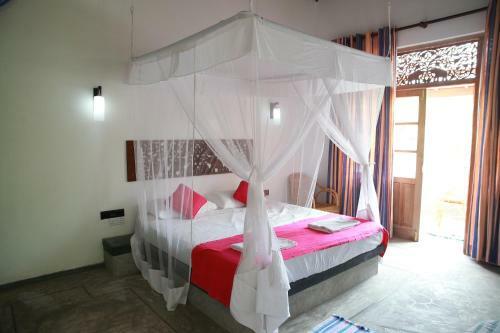 Hostal Mary's Palm Garden
