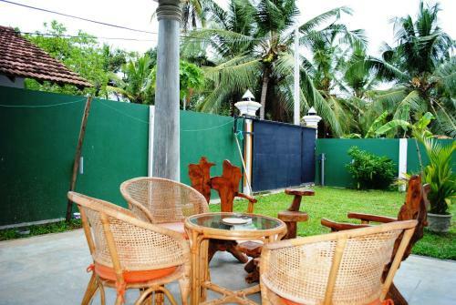 Hostal Mary's Palm Garden