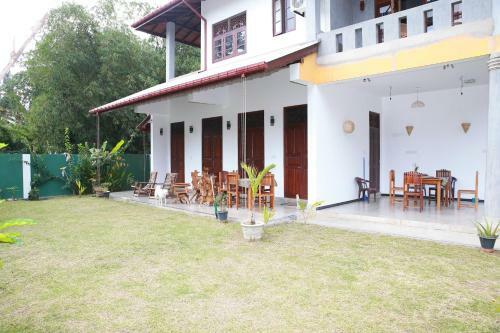 Hostal Mary's Palm Garden