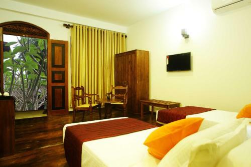Cinnamon Palace Hotel