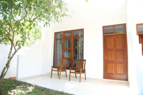 Hotel Mirissa Village