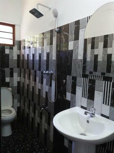 Hostal Inuja Guest