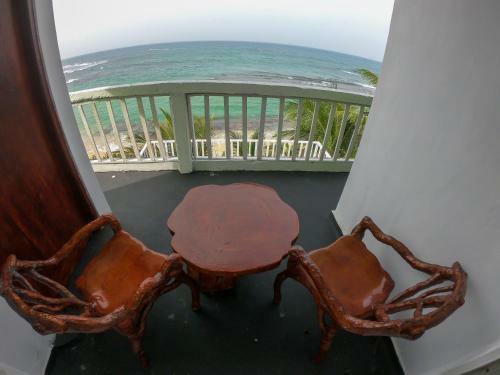 Hostal Athula Beach Guesthouse