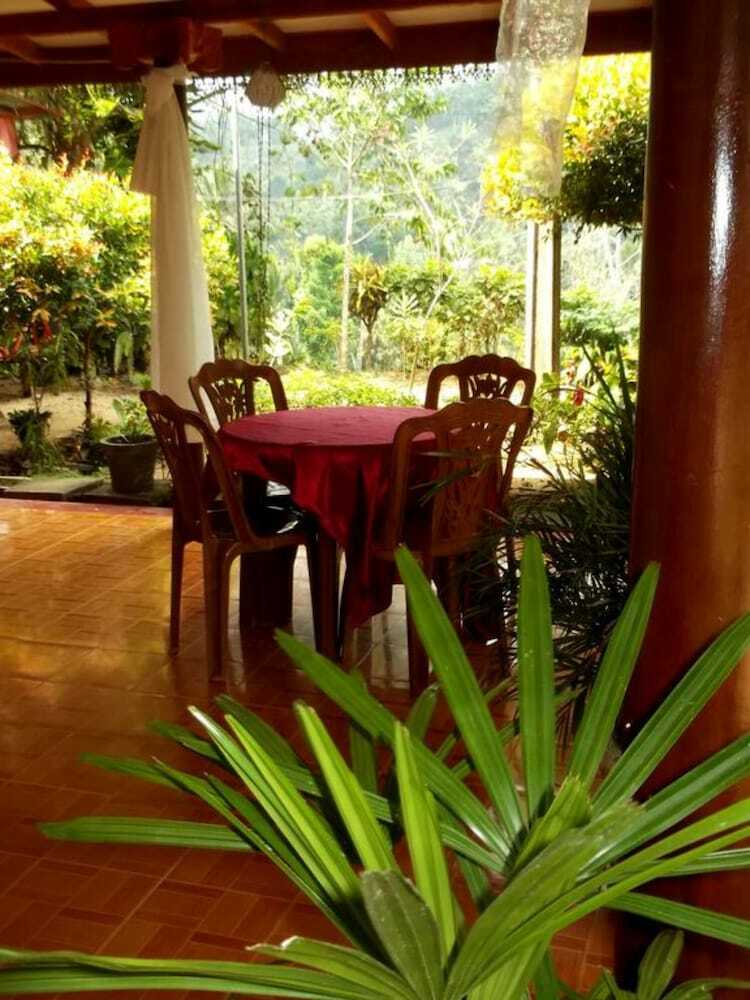 Hostal Sinharaja Green View