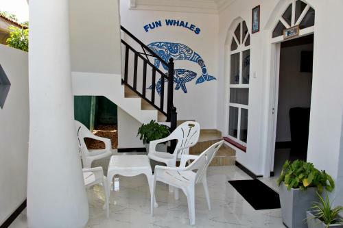 Hostal Fun Whales Guest House And Hostel