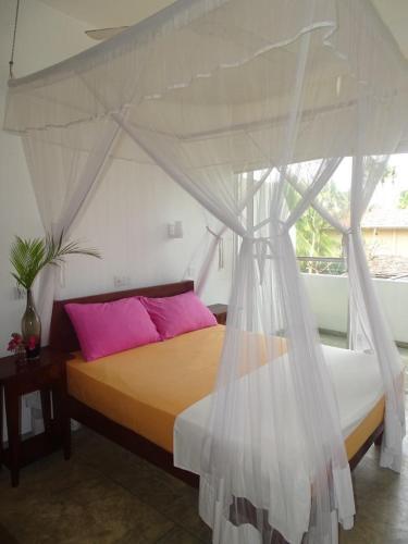 Hostal Jasmine Garden Beach Guest House