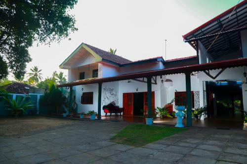 Posada Anila Beach Inn