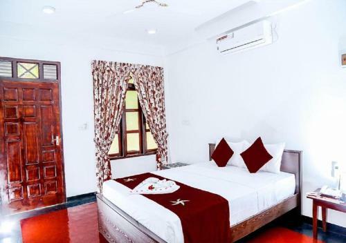Hotel Crescent Sea Resort