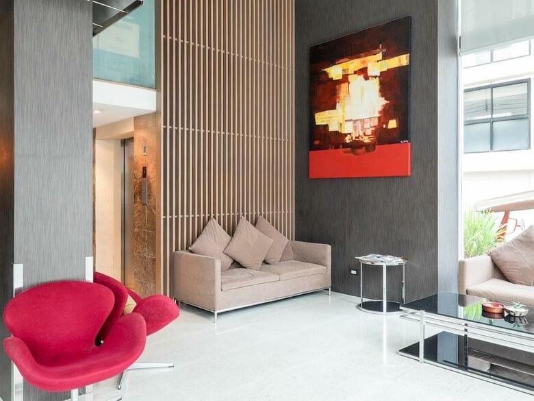 Sacha's Hotel Uno