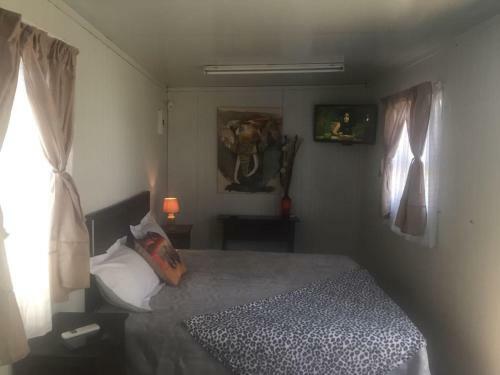 Hostal Elephant Lodge Guesthouse